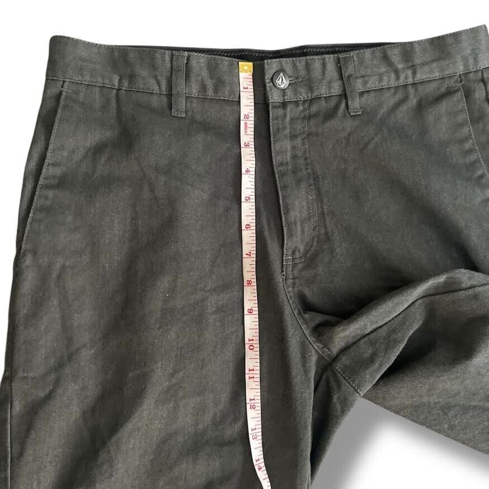Volcom Shorts Mens Size 31 Gray Chino Flat Front True To This Walking Casual - Picture 12 of 15